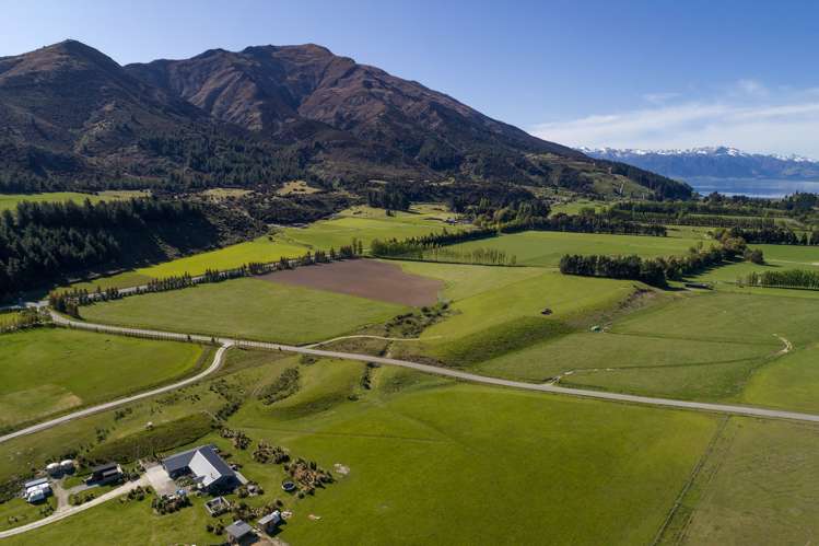 1 Te Awa Road Lake Hawea_6