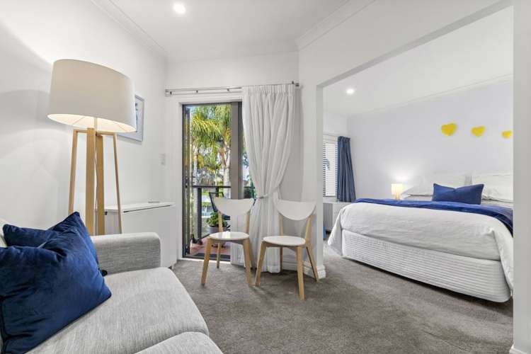 9/177 Hurstmere Road Takapuna_12