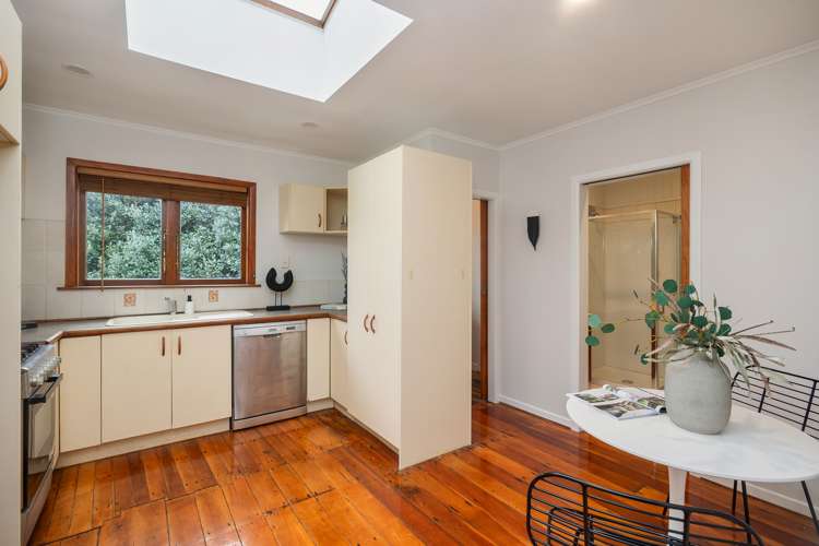 1/110 Owairaka Avenue Mount Albert Auckland City Houses for Sale