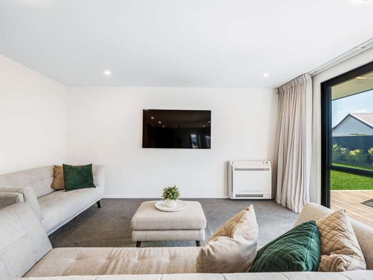 24 Whitehorn Drive Lincoln_11