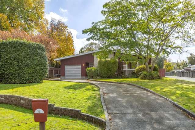 Sunny & Spacious 3-Bedroom Home in Lansdowne