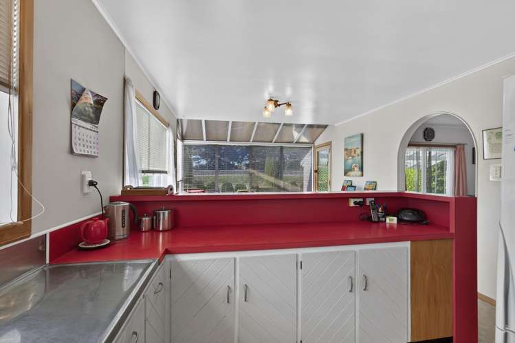 85 Queen Street Waitara_11