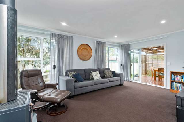 9 John F Kennedy Place Glen Eden_4