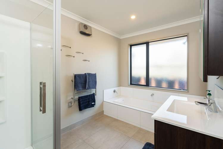 2 Mullion Lane Burwood_14