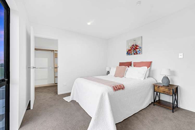 15 Karaka Village Parade Karaka_16