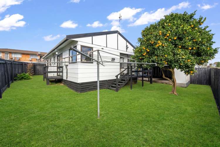 2/80 Kenderdine Road_1
