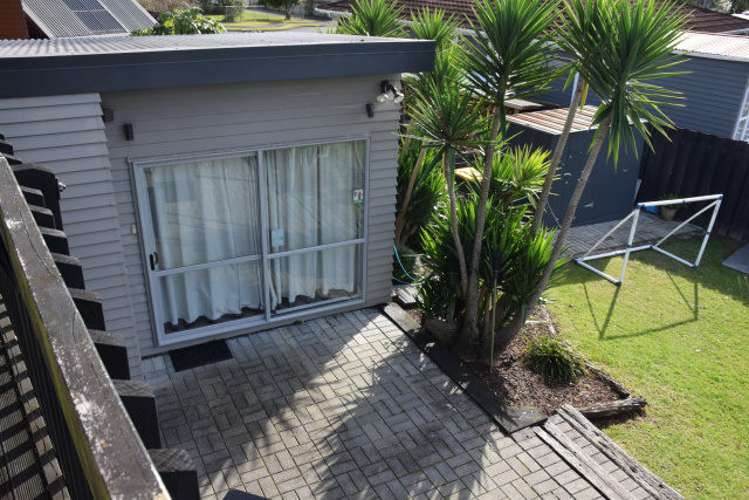 12 Miltonia Avenue Te Atatu South_21