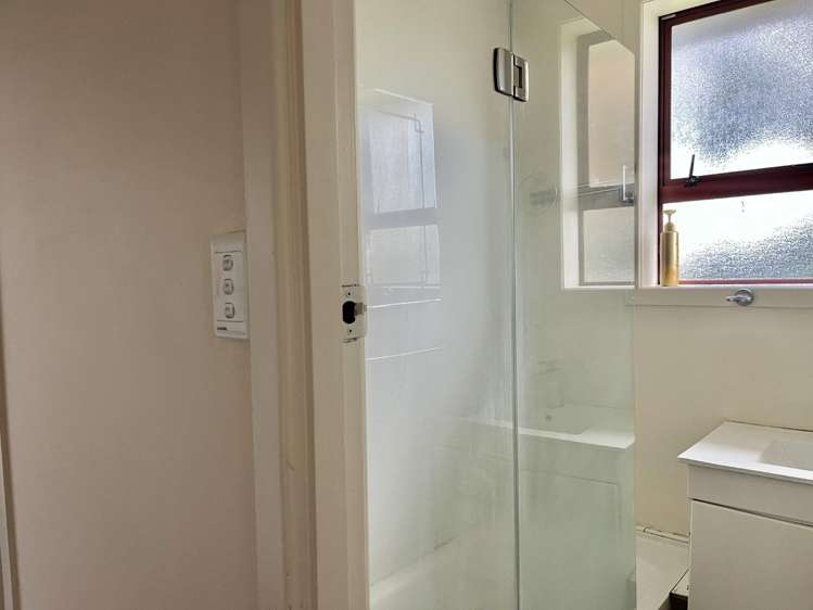 38 Tudor Road Henderson_12