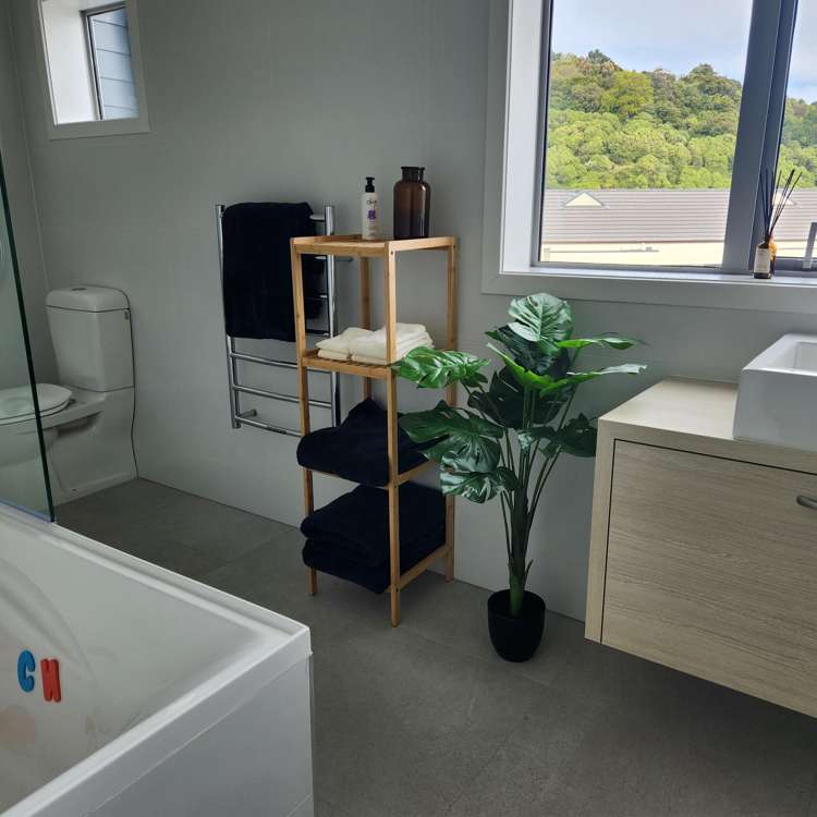 203/4 Reads Quay, Marinaview Gisborne_7
