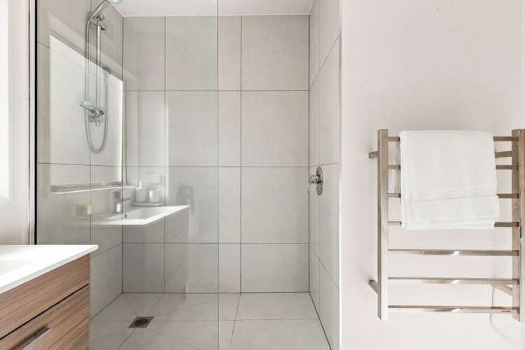 2/102 Rossall Street Merivale_6