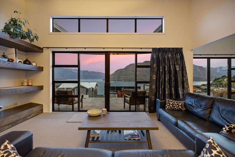 70 Wynyard Crescent Fernhill_24