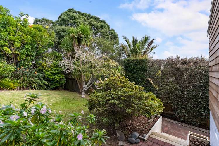 2/3 Whitby Crescent Mairangi Bay_40