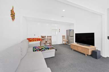 2/264 Grounsell Crescent_2