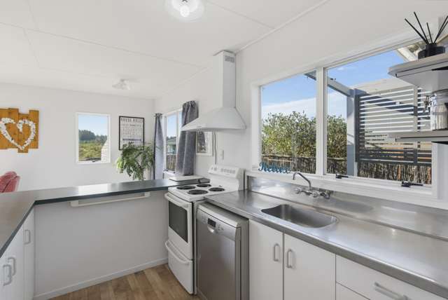 590 Waitarere Beach Road Waitarere Beach_1
