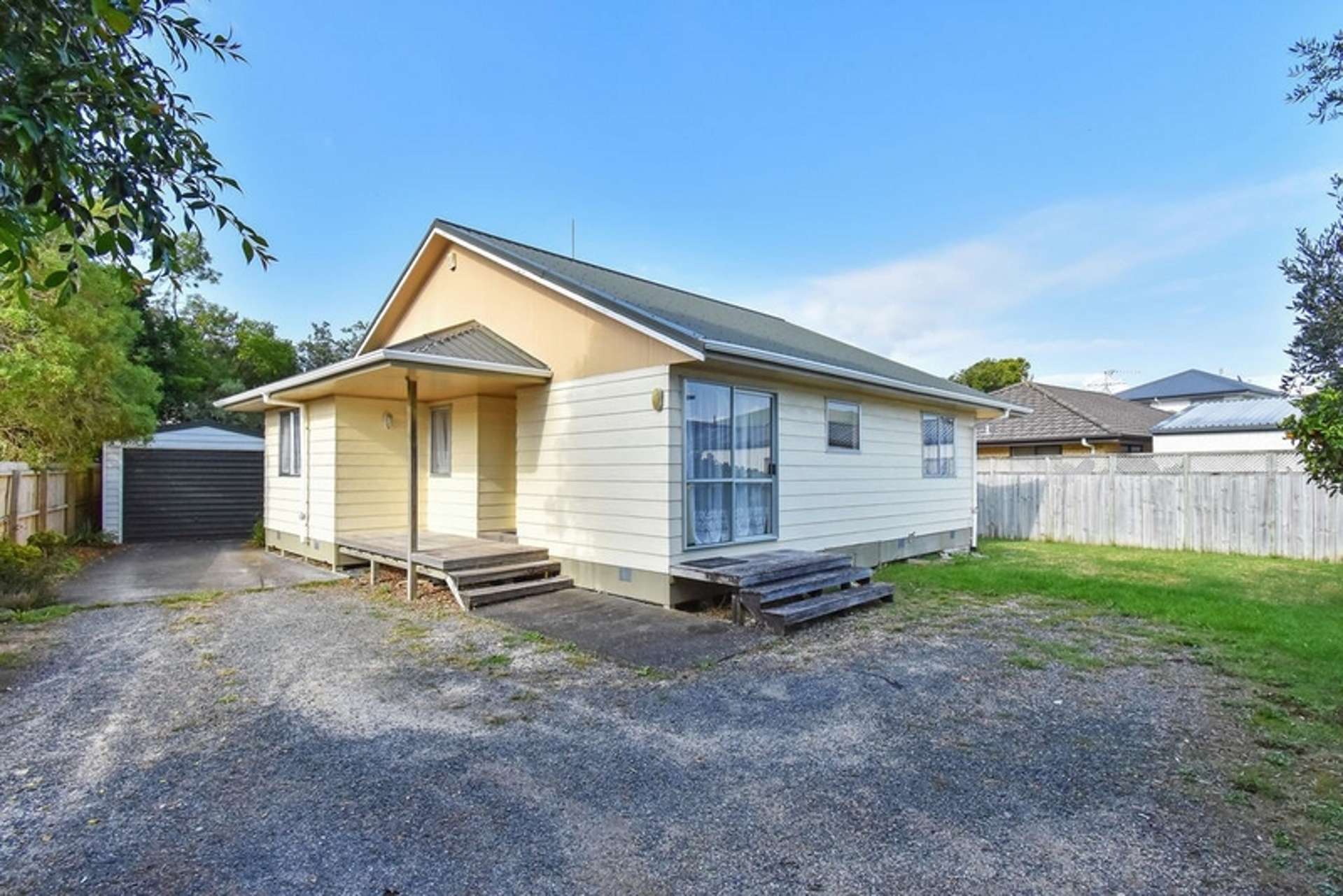 13a Crispe Road Clarks Beach_0