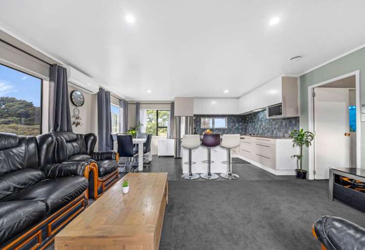 2/33 Seaward Place Wattle Downs_11