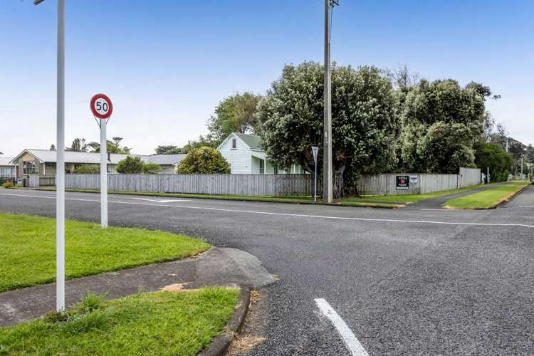 202 Egmont Street Patea_16