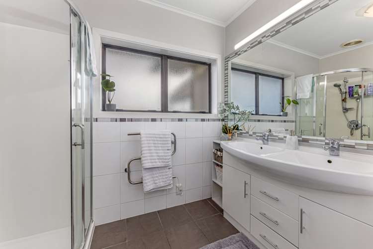 77 Clark Road Pahurehure_11