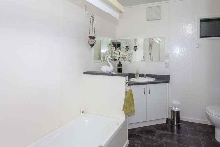 132 Tirohanga Drive Whangamata_10