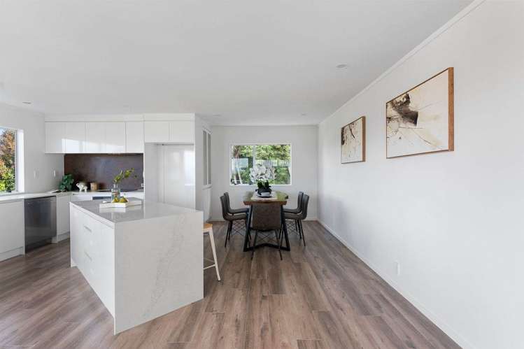 2/9 Colmar Road Mellons Bay_15