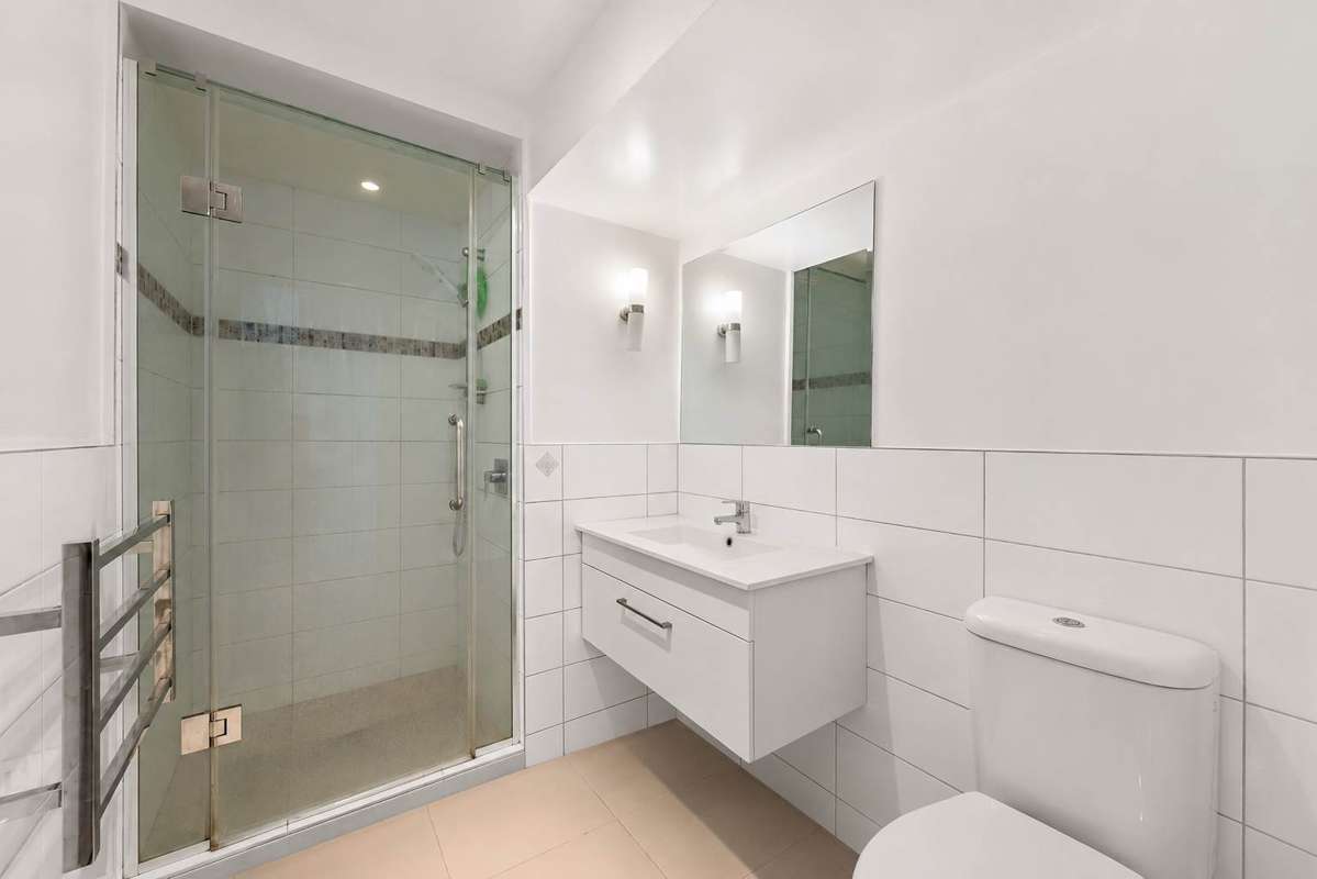 402/168 Hobson Street_4