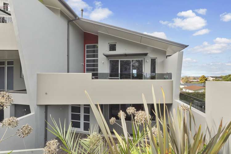 3/21 Ruakiwi Road Hamilton Lake_16