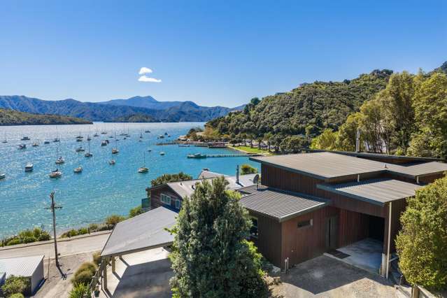 Live The Waikawa Bay Lifestyle