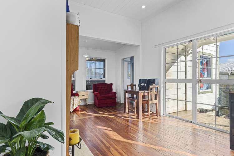 200 Tukapa Street Westown_6