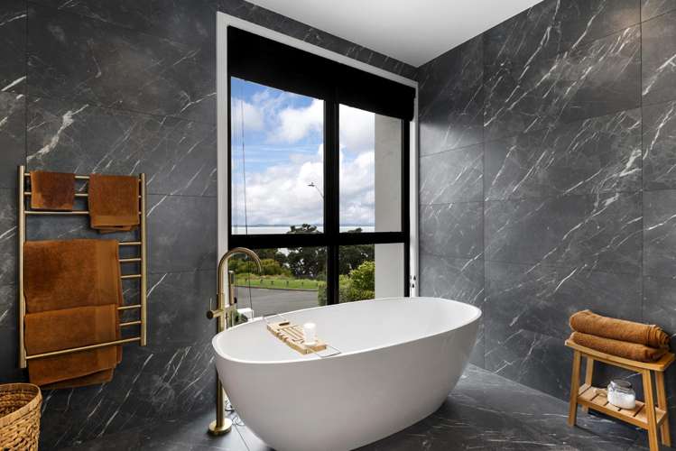 90 Marine Parade Mellons Bay_25