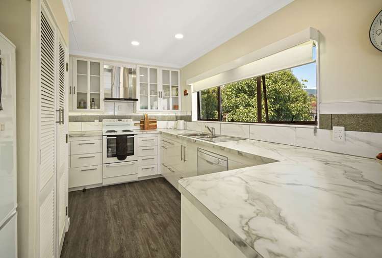 2/10 Greenhill Road Wakatu_5