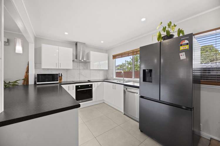 1/22 Bundena Place Clendon Park_1