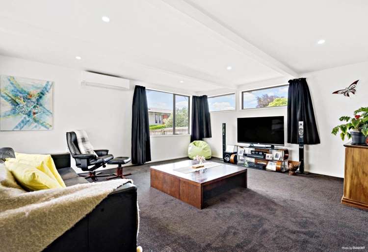 16 Binda Place Botany Downs_4