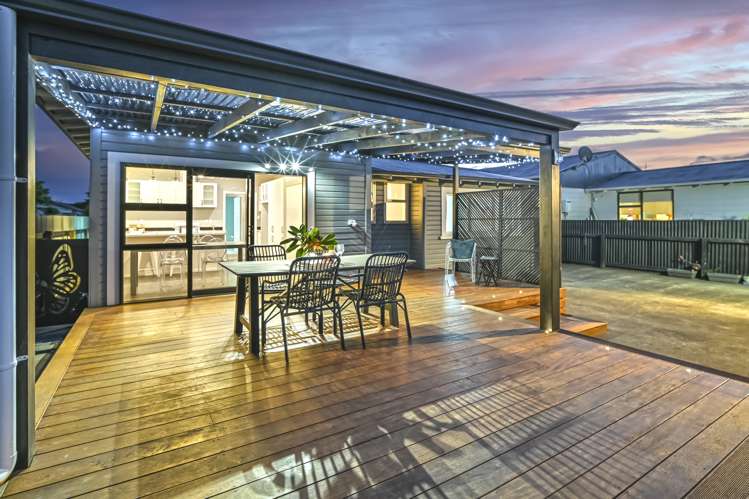 810 Queen Street East Parkvale_18