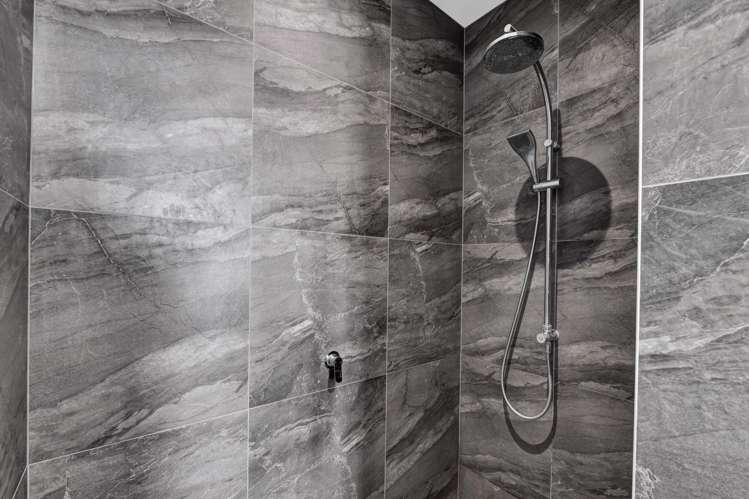 17 Honeyfield Drive Whalers Gate_18