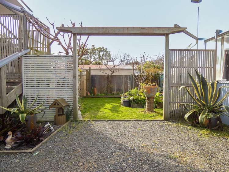 5 Te Whena Street Otaki Beach_19