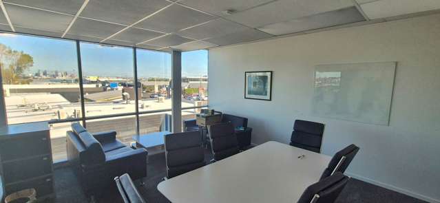 Level 2/34 Barrys Point Road Takapuna_4