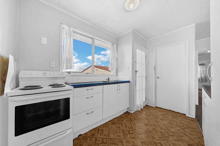 93 Flat Bush Road Clover Park_13