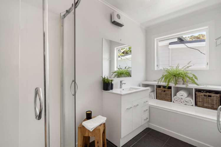 6 Glen Road Stanley Point_16