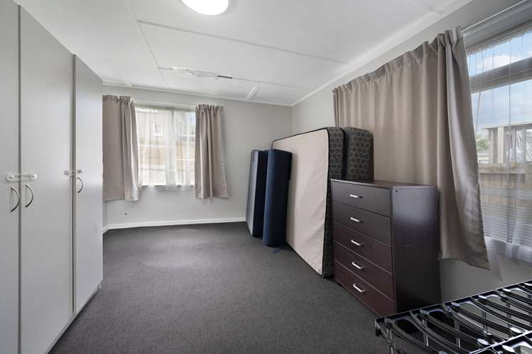 19 Lynwood Road New Lynn_16