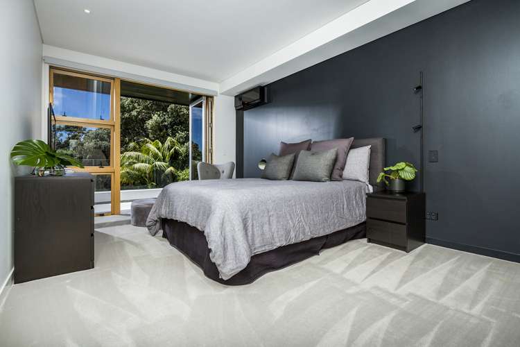 21 Whitby Crescent Mairangi Bay_24