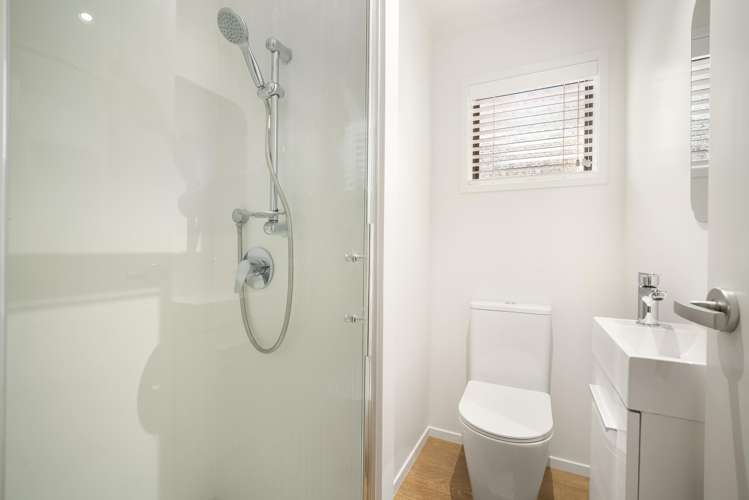 2/159 Norman Lesser Drive Saint Johns_18