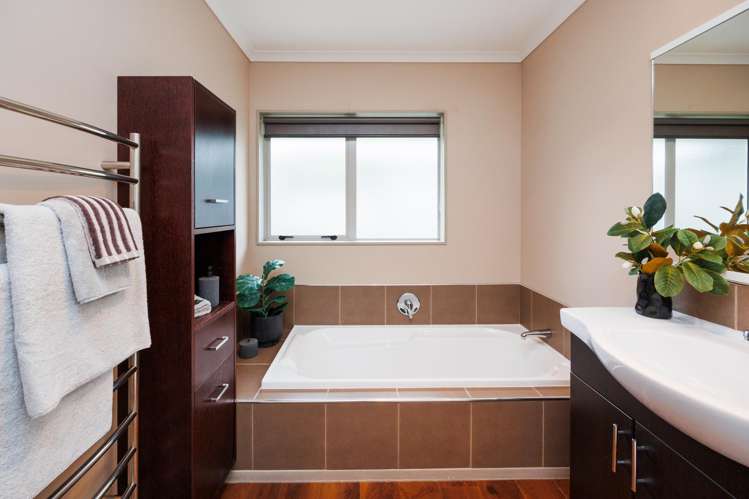 27 Johnstone Drive Fitzherbert_18