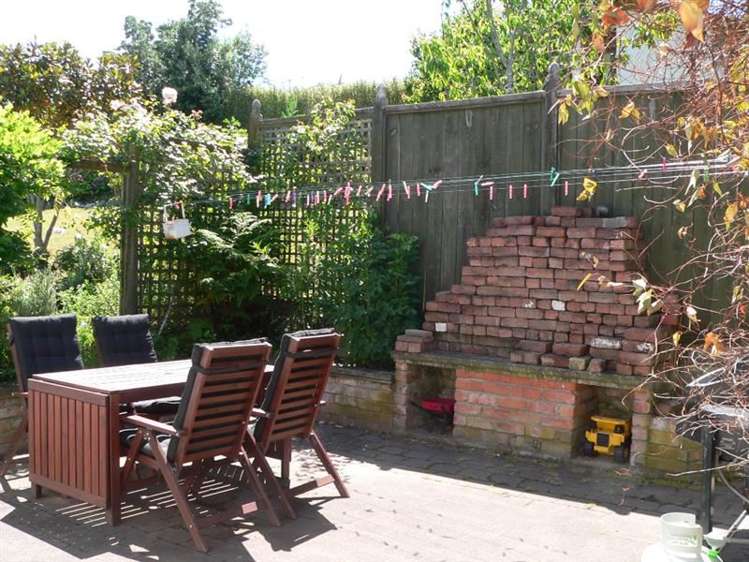 32 Handyside Street Tawa_15