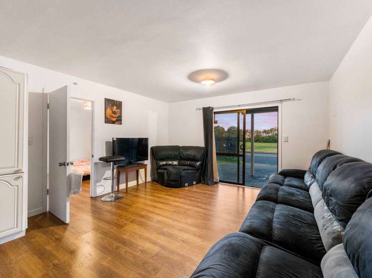49 Spinnaker Drive Te Atatu Peninsula_16