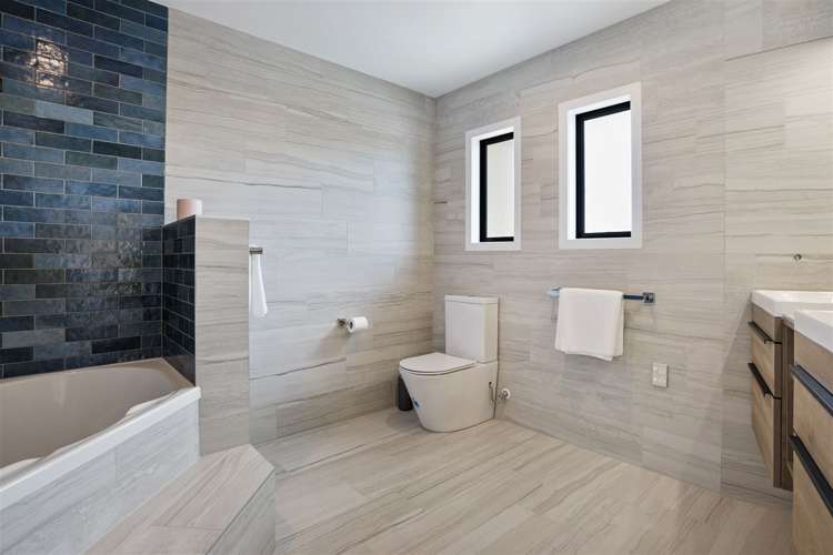 2/2 Armoy Drive East Tamaki_13