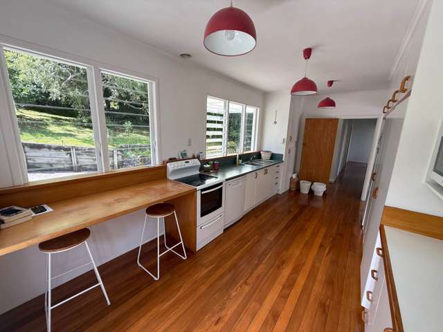 8 Highland Avenue Titirangi_3