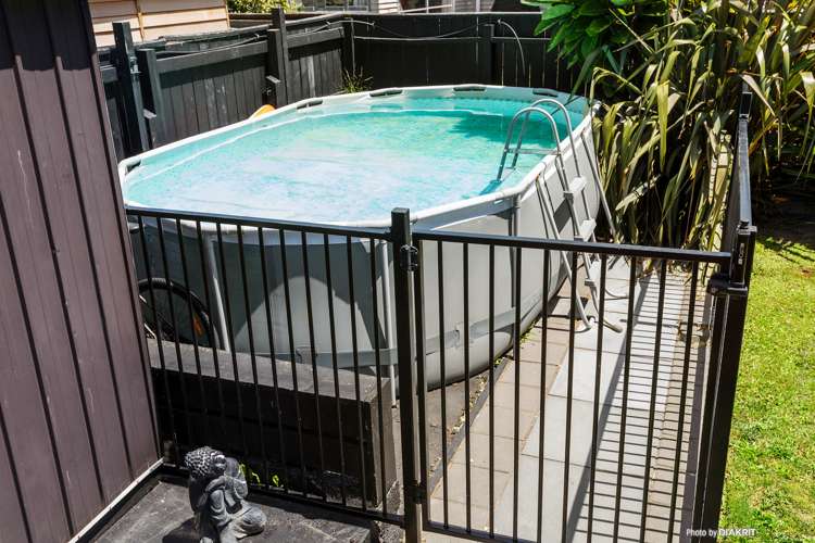 8 Bentinck Avenue Strathmore Park_13