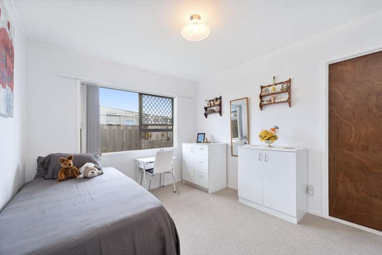 2/9 Annette Avenue Te Atatu South_12