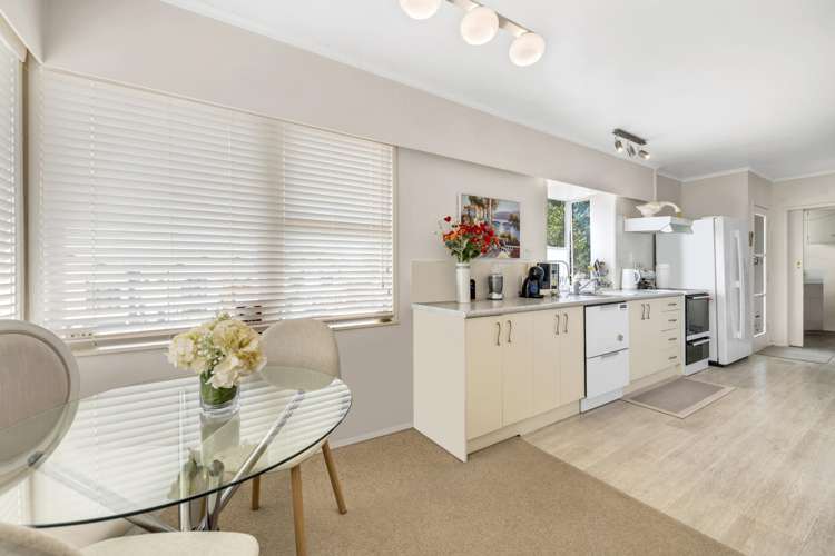 5 Borrowdace Avenue Botany Downs_5