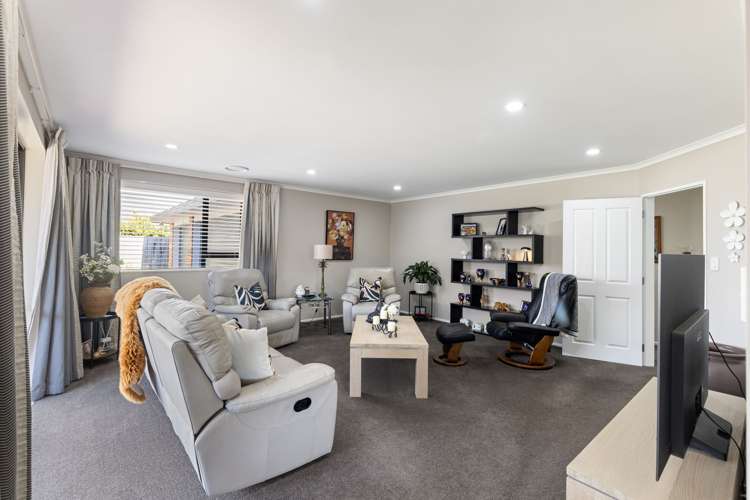 6 Liberty Grove Kelvin Grove_17